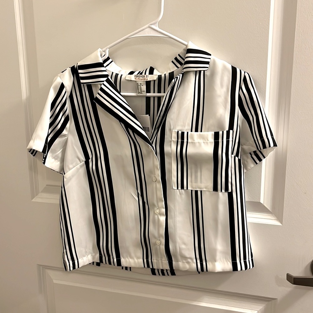 FOREVER 21 | Cropped T-shirt